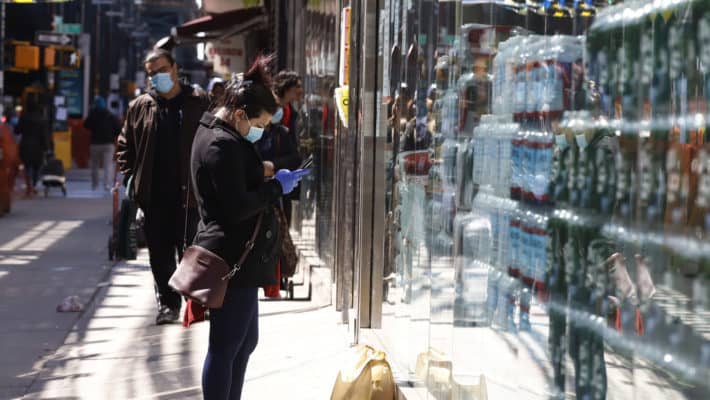 Google lanza una página que rastrea los movimientos de sus usuarios durante la cuarentena por el coronavirus