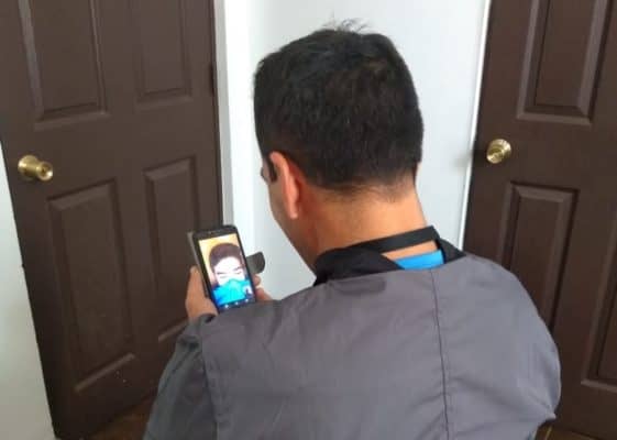 Penal de Molina es el primero en la región en usar celulares para visitas virtuales