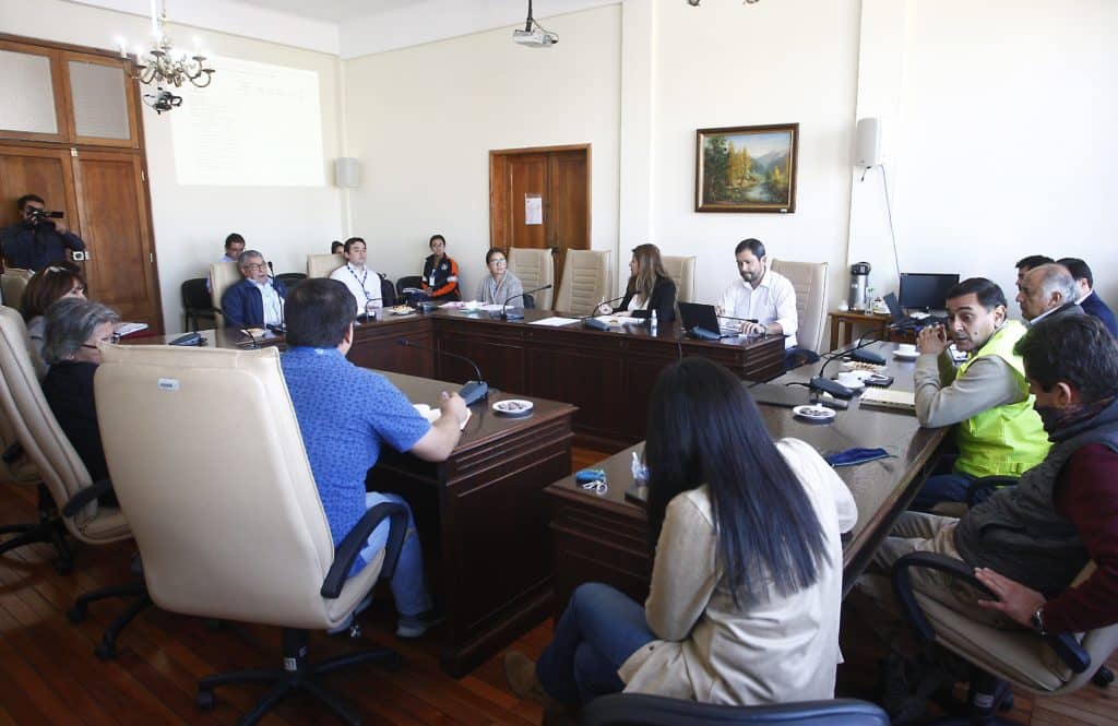 Comité de crisis de salud en Curicó dictó protocolos para funcionarios de atención primaria