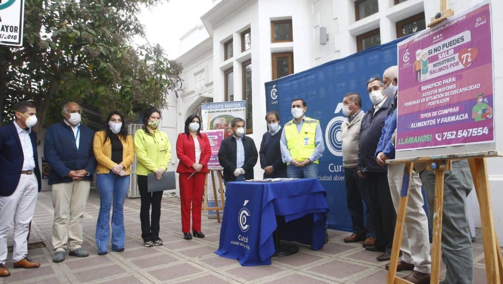 Municipio de Curicó implementó compras a domicilio para ayudar a personas con dependencia