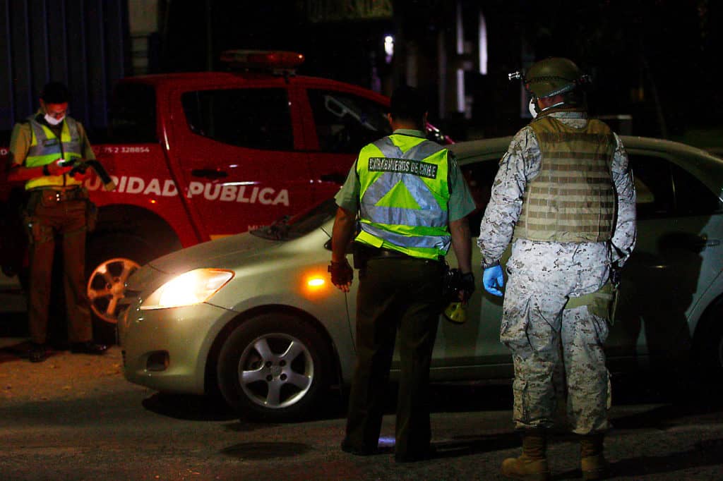 Carabineros, militares y seguridad pública fiscalizan cumplimiento de Toque de Queda en Curicó