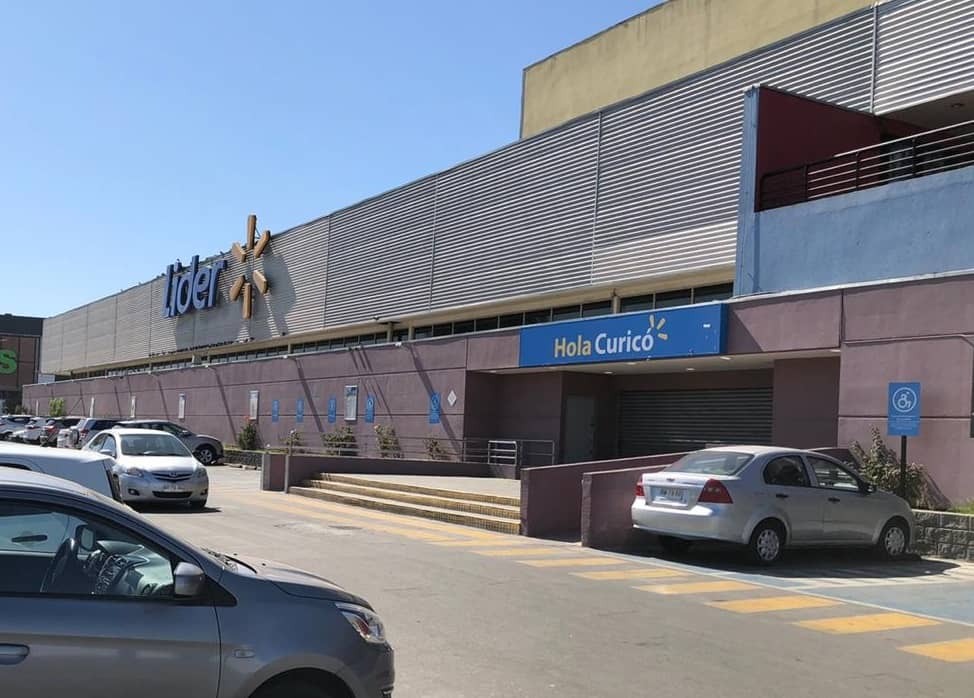 Seremi de Salud ordenó cierre temporal de supermercado Líder en Curicó