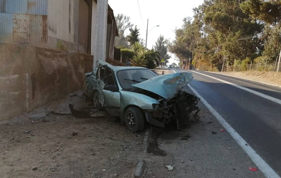 Conductor se encuentra en riesgo vital tras accidente cerca de Puente Mira Río en Hualañé