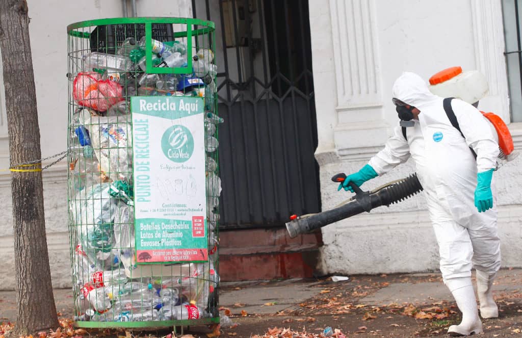 Dirección de Seguridad Pública de Curicó sanitizó 88 puntos de reciclaje