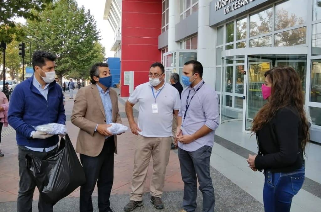 Diputado Alexis Sepúlveda donó 400 mascarillas a personal de salud del Hospital Regional de Talca