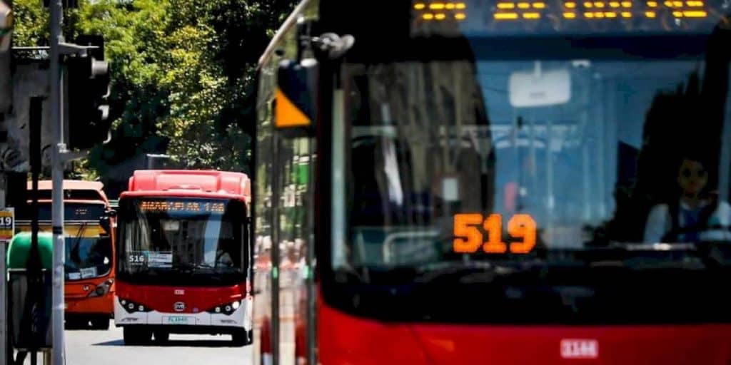 Chofer del Transantiago le pidió a un pasajero que se pusiera mascarilla y terminó apuñalado