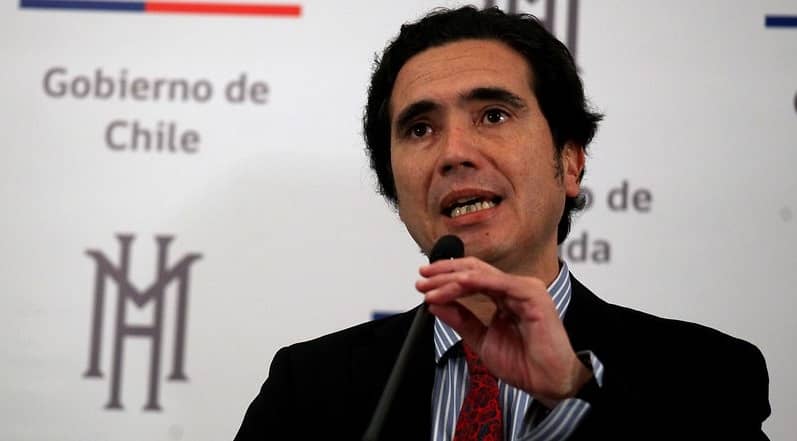 Ministro de Hacienda se opone a devolución completa de impuestos a independientes
