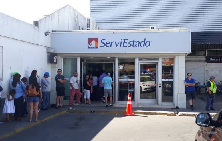 Señora de la tercera edad denunció discriminación en ServiEstado de Curicó