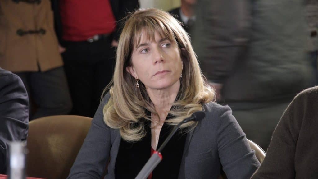 Senadora Rincón exigió transparentar información al Gobierno