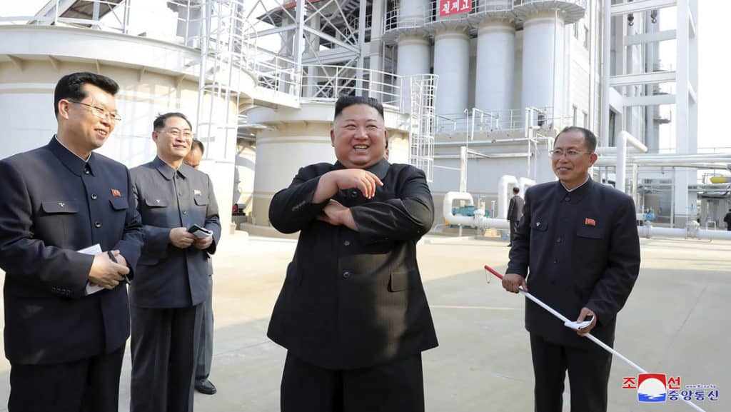 Kim Jong-un aparece en público por primera vez en 20 días