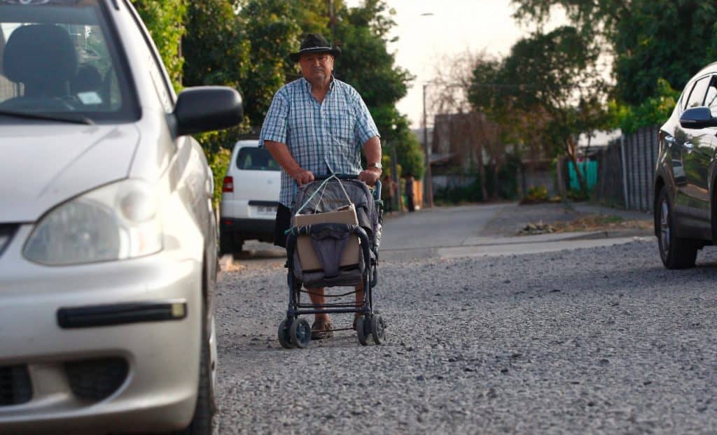 Después de 20 años asfaltarán calle Apolonia