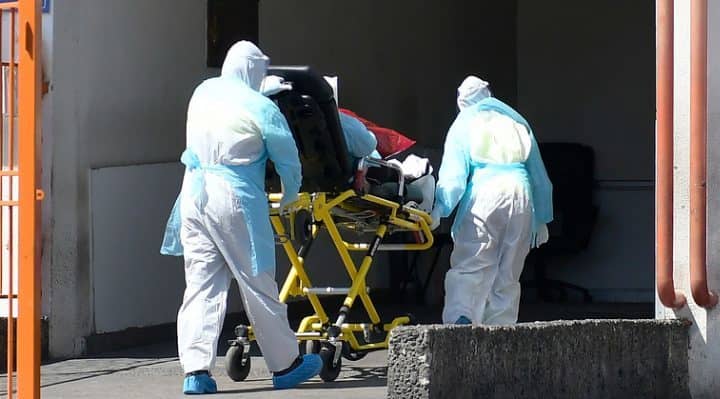 El Maule recibió primer paciente Covid-19 trasladado desde Santiago