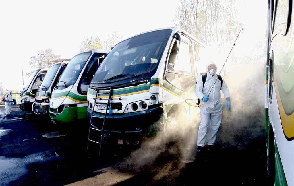 Renacer sanitiza sus vehículos de transporte
