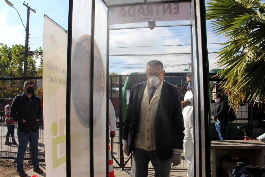 Municipio da el vamos al primer túnel sanitizador en Rauco