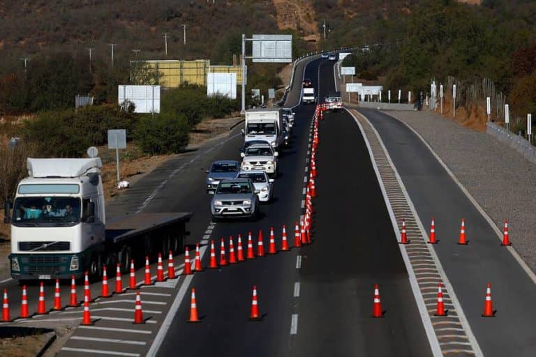Más de 10 mil vehículos salieron de la Región Metropolitana y sólo 558 fueron devueltos
