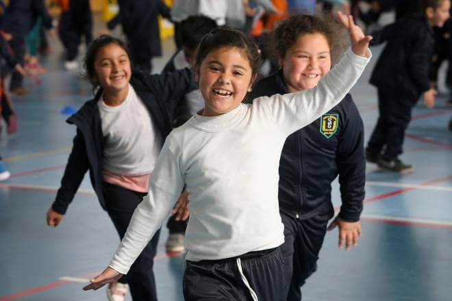 Gobierno prepara reabrir centros deportivos por sedentarismo de menores