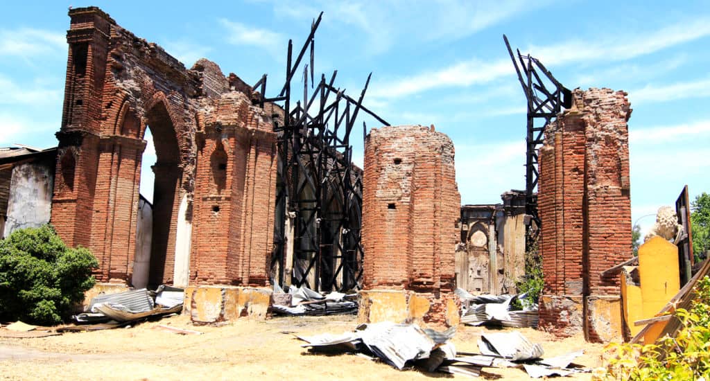 Ruinas de Iglesia San Francisco continúan dando problemas a vecinos de Avenida España
