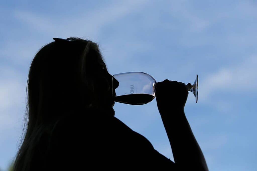 Hogar de Cristo pide que bebidas alcohólicas se excluyan de productos esenciales durante pandemia