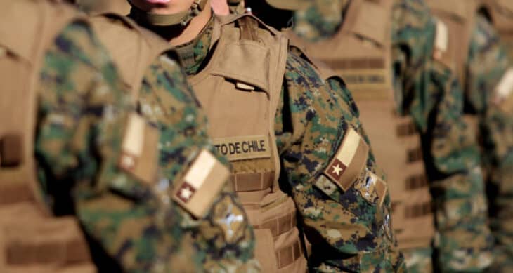 Fraude en el Ejército: Ministra Rutherford somete a proceso a dos militares por cohecho, fraude al fisco y falsedad
