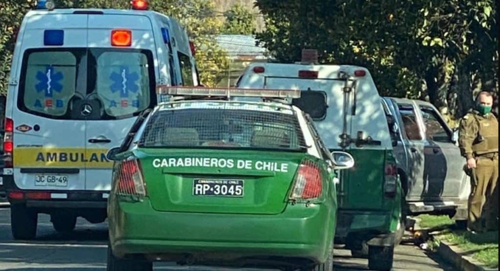 Hombre muere tras ser apuñalado a las afueras de sucursal Banco Estado en Villa Alegre