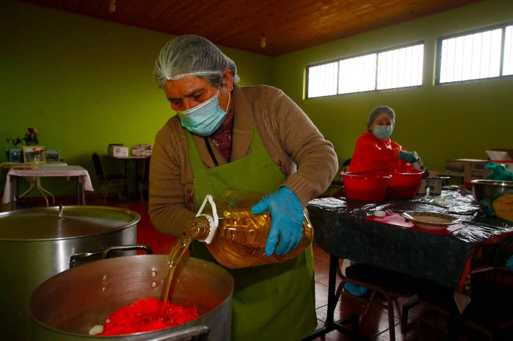 Cocina Solidaria de Villa Manuel Larraín entrega más de 100 almuerzos al día