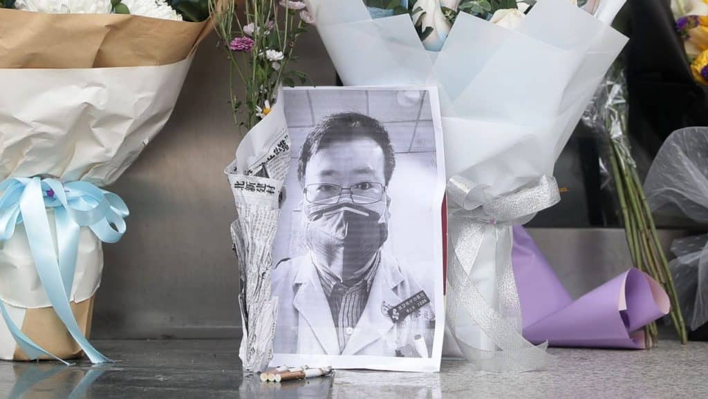 Nace el segundo hijo de Li Wenliang, el primer médico que anunció el Covid-19 y que falleció