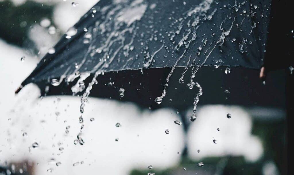 Meteorología anuncia tormentas eléctricas y vientos de hasta 40km/h en la Región del Maule