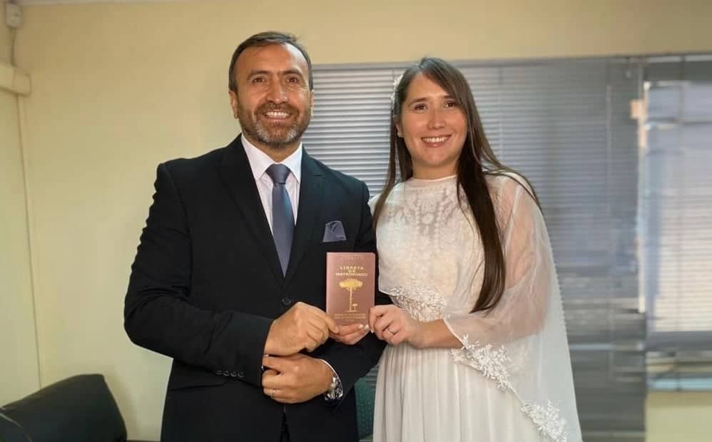 Panelista de VLN Radio contrajo el último matrimonio civil antes de la cuarentena