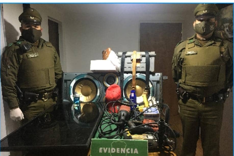 Carabineros detuvo a tres menores de edad que entraron a robar a domicilio en Molina