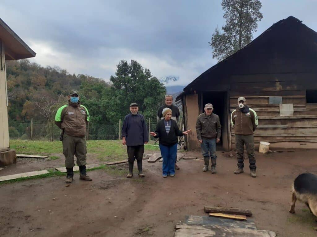 Adultos mayores fueron asistidos por carabineros en Potrero Grande