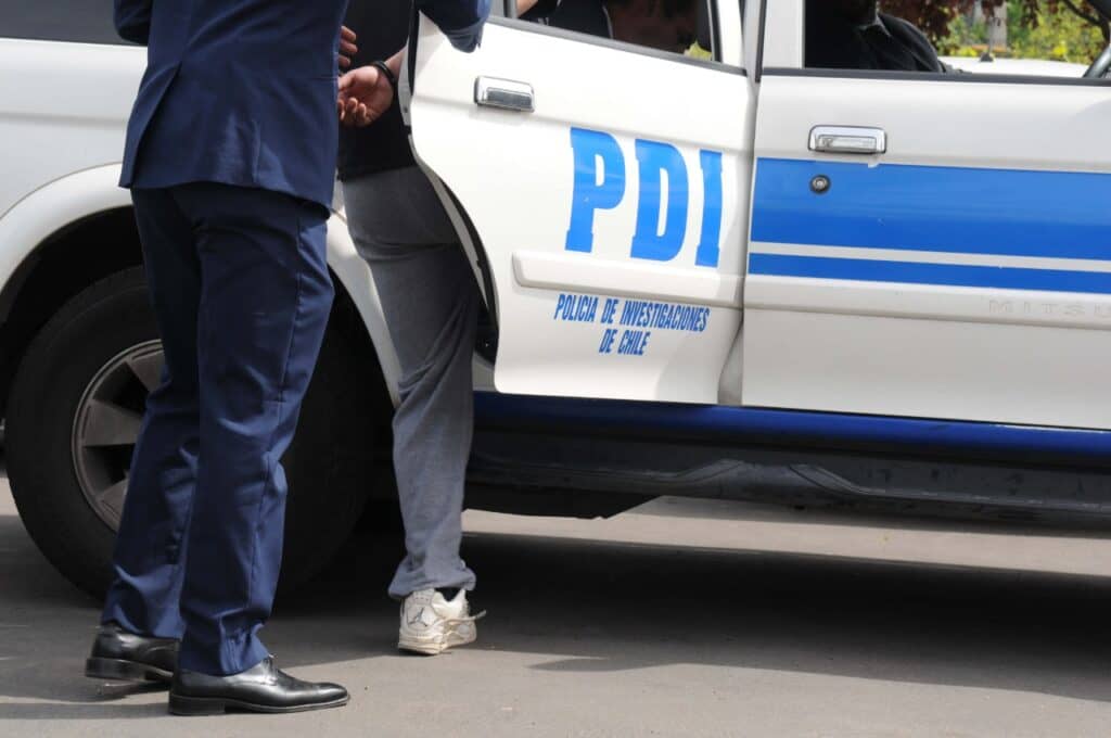 PDI detiene a sujeto que atacó con arma de fuego a dos personas en sector Barros Negros