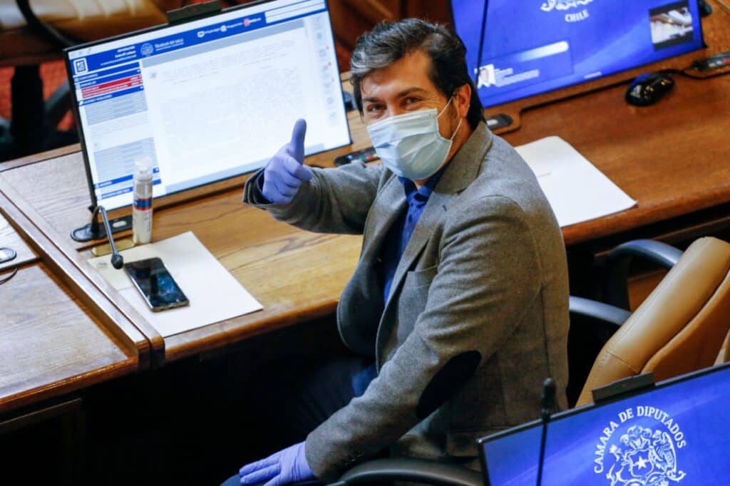 Diputado Hugo Rey destacó aprobación de admisibilidad de proyecto de retiro de fondos de AFP