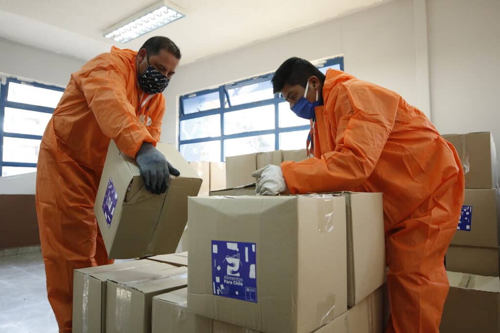 Gobierno entregará tres millones de cajas que incluirán toallas higiénicas y preservativos