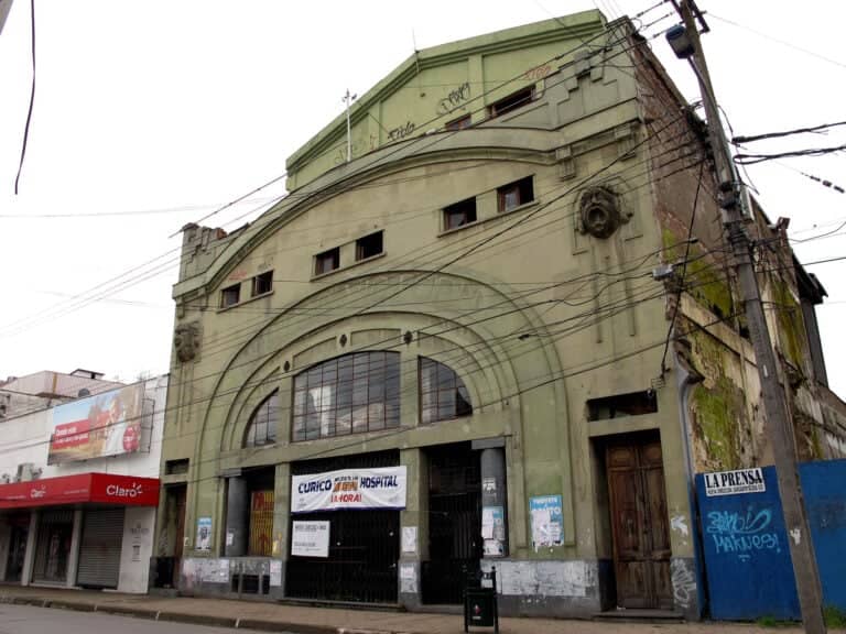 Falta de recursos frena la anhelada compra y recuperación del histórico Teatro Victoria en Curicó