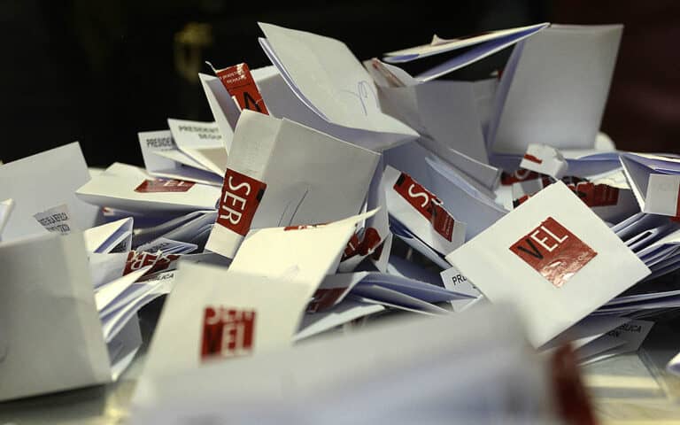 Primarias oficialistas tuvo 380 mil votantes menos que en 2021