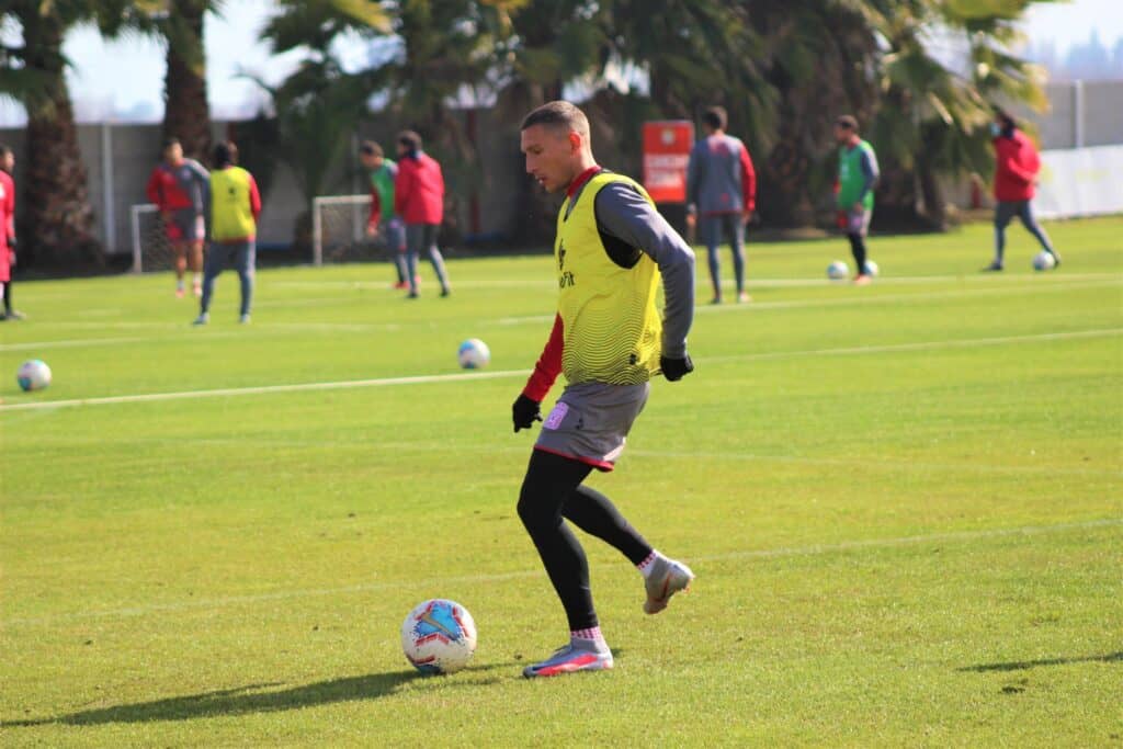 Curicó Unido vuelve a las prácticas pensando en reanudación del torneo nacional