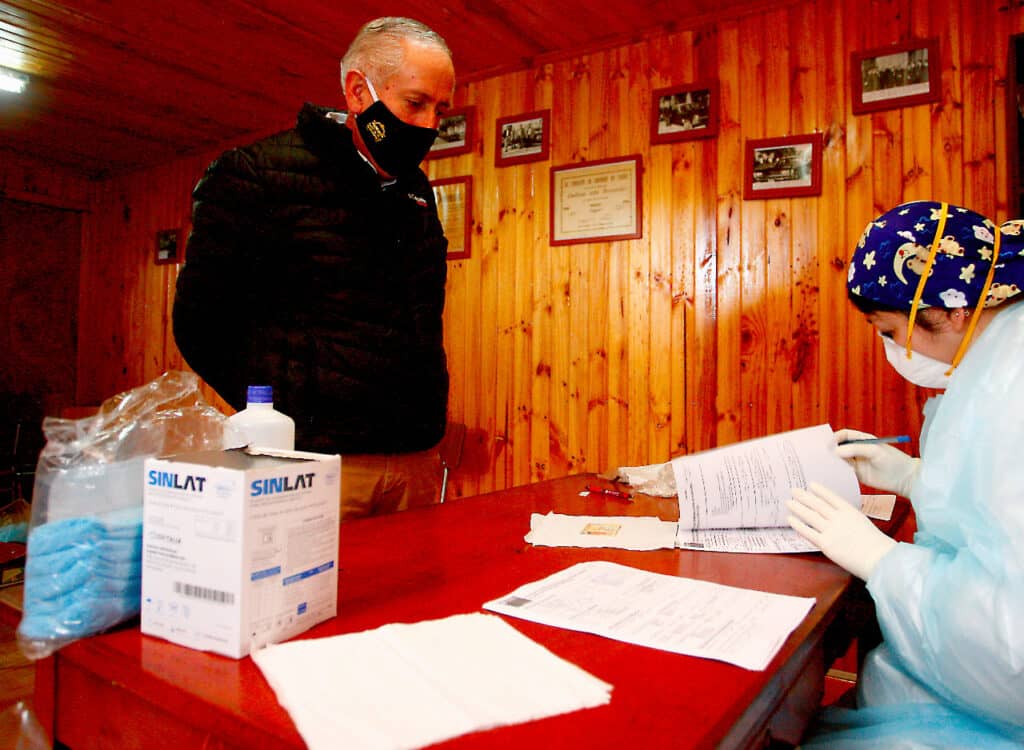 Aplican exámenes PCR a conductores del Sindicato de Taxis Básicos