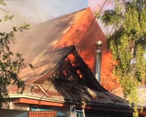 Incendios dañaron dos viviendas este domingo en Curicó
