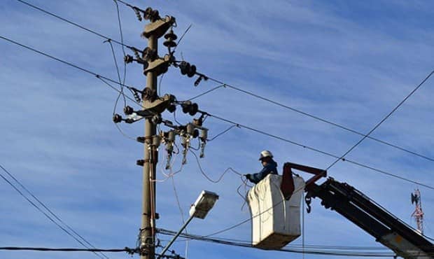 Dirección de Vialidad paralizó posteado eléctrico de CGE en Vichuquén