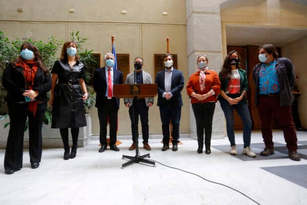 Oposición reafirma acusación constitucional contra ministro del Interior, Víctor Pérez