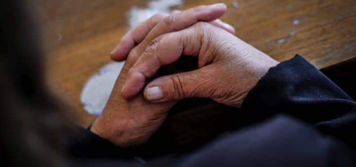 Vecinos de Sol de Septiembre en Curicó piden ayuda para un padre y su hijo enfermos