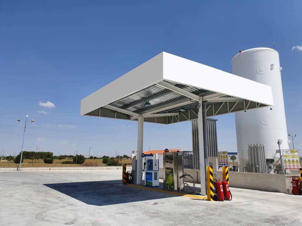 Comenzó construcción de primera estación de servicios de GNL para camiones en el país