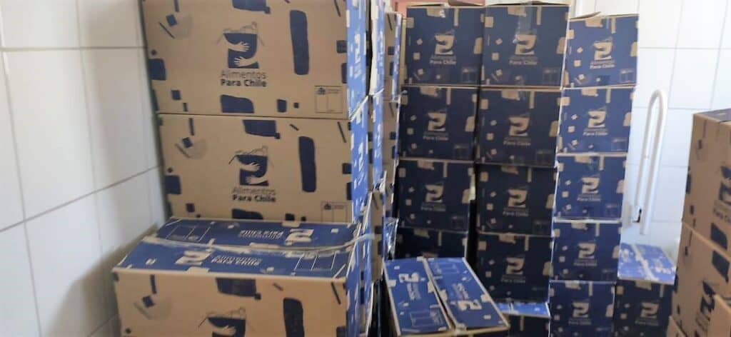 Concejales de Molina denuncian que cajas de alimentos eran guardadas en un baño