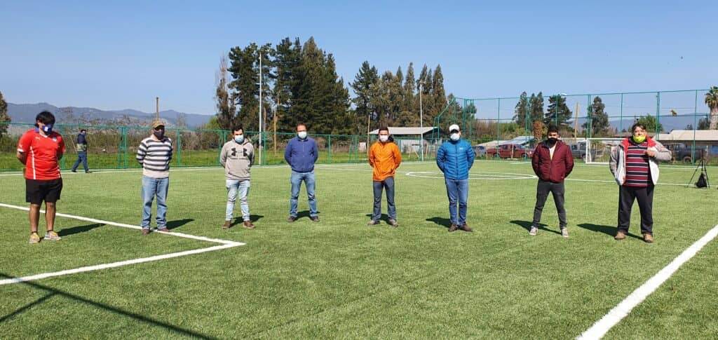 Autoridades visitaron nueva cancha de futbolito en La Huerta de Mataquito