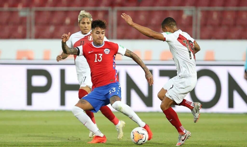 Chile suma tres puntos vitales ante Perú