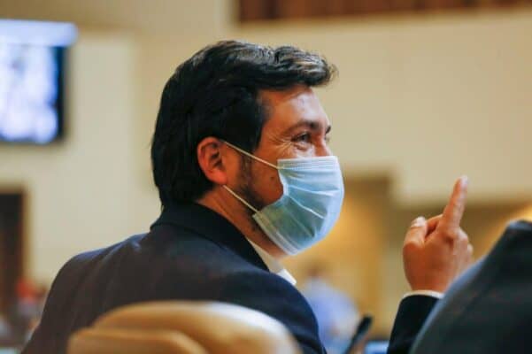 Diputado Hugo Rey llamó a curicanos a actuar con responsabilidad en paso a Fase 3