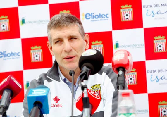 Martín Palermo prepara su estreno en la banca de Curicó Unido