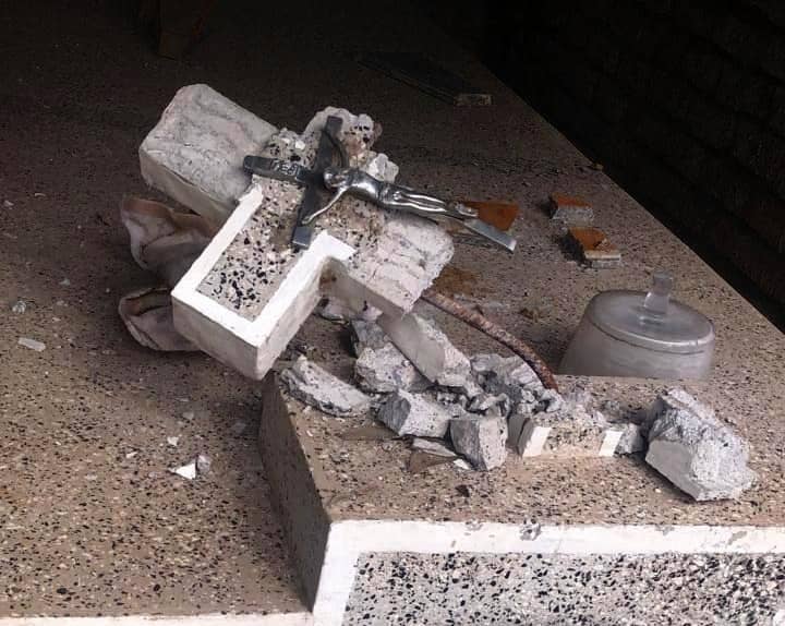 Alcalde de Sagrada Familia solicita que hombre que destruyó estructuras en parroquia sea internado