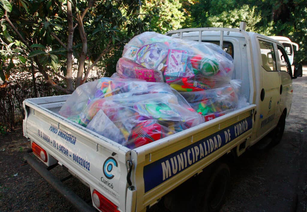 Municipio de Curicó entregó 19 mil regalos a niñas y niños de la comuna