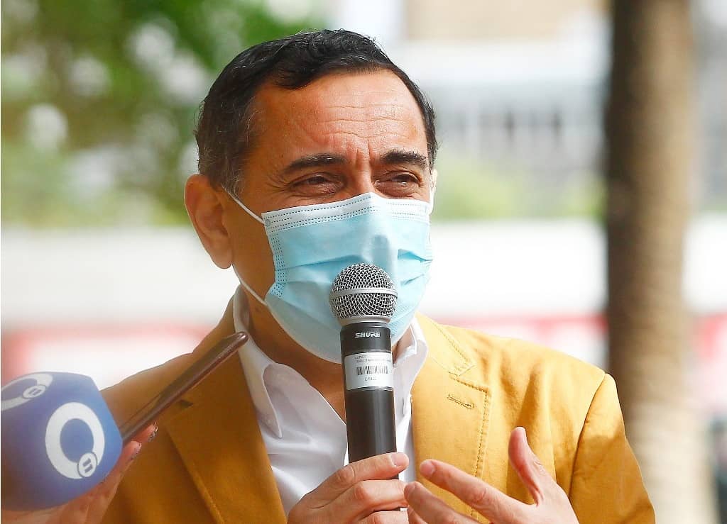 Alcalde de Curicó criticó a la autoridad sanitaria por falta de fiscalizaciones